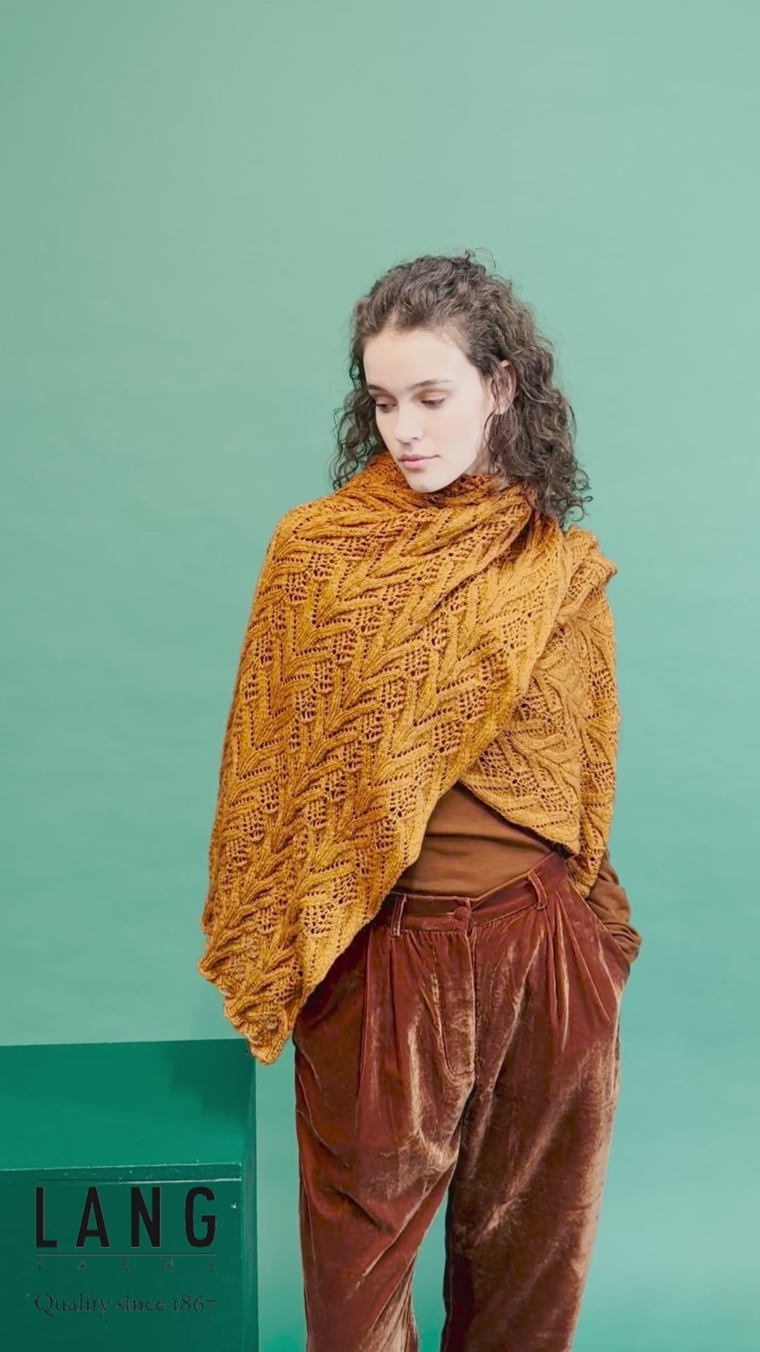 GILLIAN Shawl Pattern Kit in NOMAD by LANGYARNS | Fatto a Mano 286-003