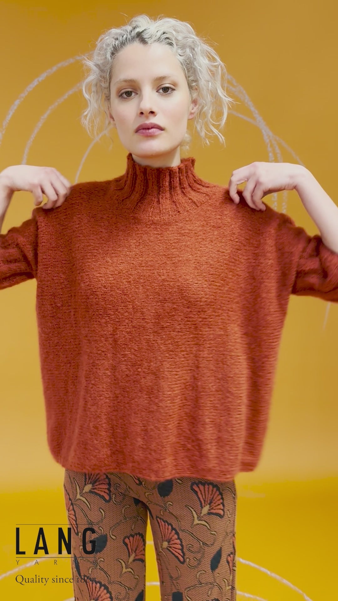 LAURE Sweater Pattern Kit in SURI ALPACA by LANGYARNS | Punto 76-012