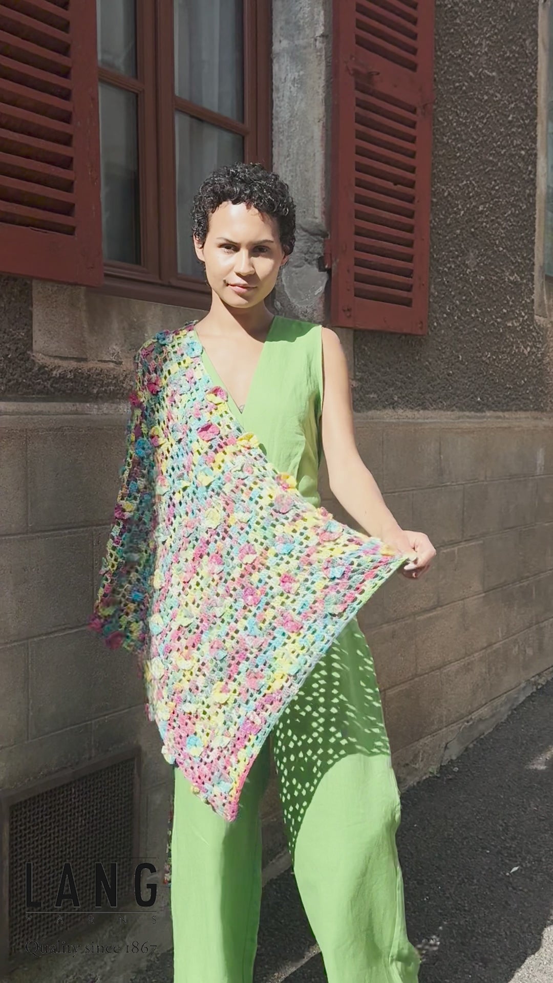 SIGRUN Crochet Shawl Pattern Kit in LISBOA by LANGYARNS | Punto 82-001