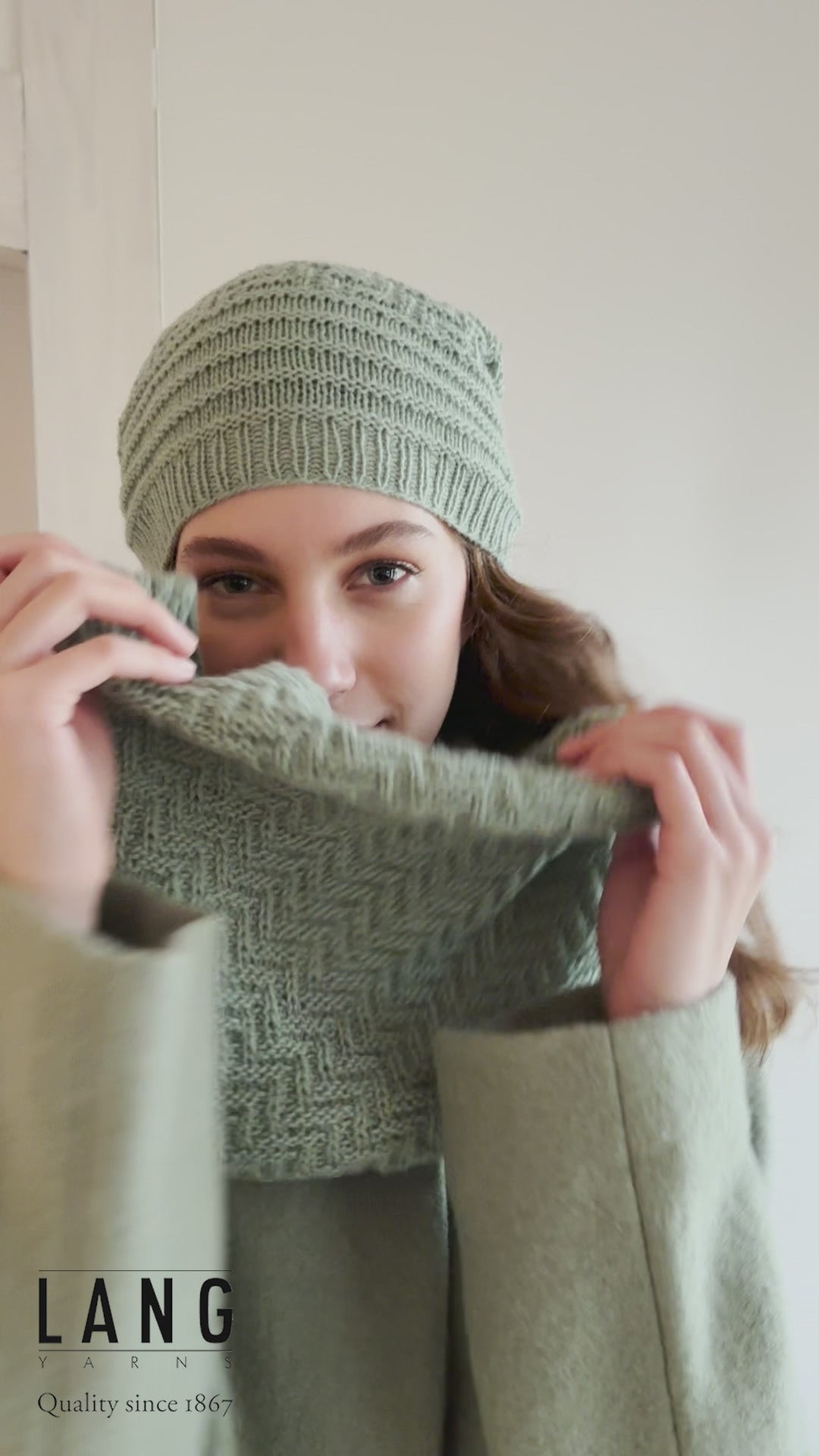 BRIONNA Loop Pattern Kit in CASHMERE PREMIUM by LANGYARNS | Punto 78-007