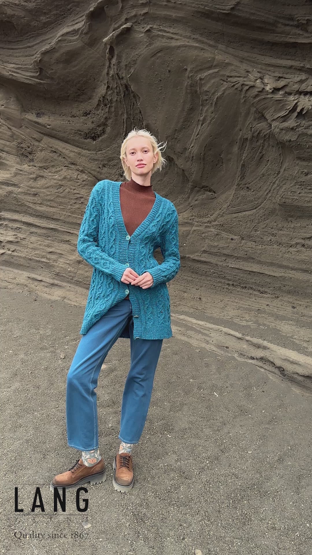 JEMIMA Cardigan Pattern Kit in DONEGAL TWEED+ by LANGYARNS | Punto 77-005