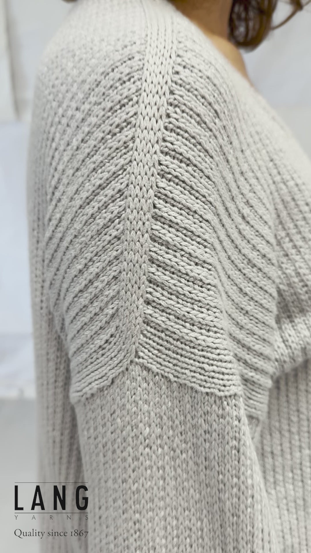 ISALIE Top Down Sweater Pattern Kit in NORMA by LANGYARNS | Fatto a Mano 284-002