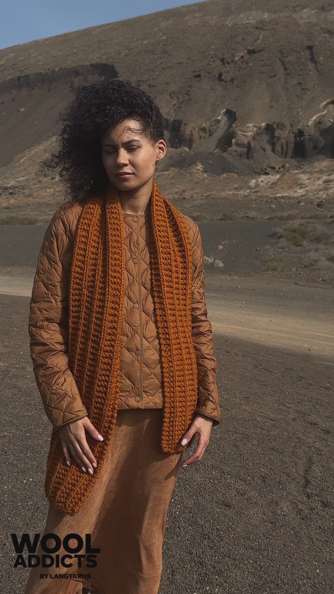 PIGMENT-TRAIL Scarf Pattern Kit in FIRE by WOOLADDICTS | WOOLADDICTS #13-026