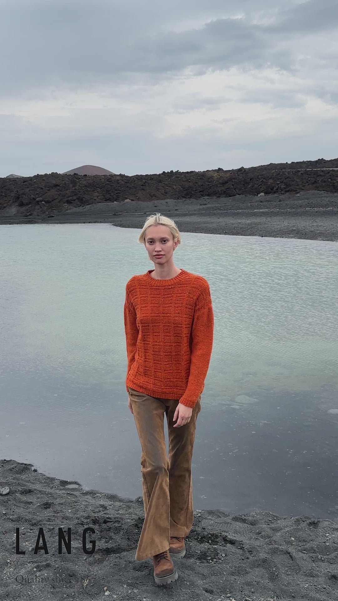 ISSA Sweater Pattern Kit in DONEGAL TWEED+ by LANGYARNS | Punto 77-011