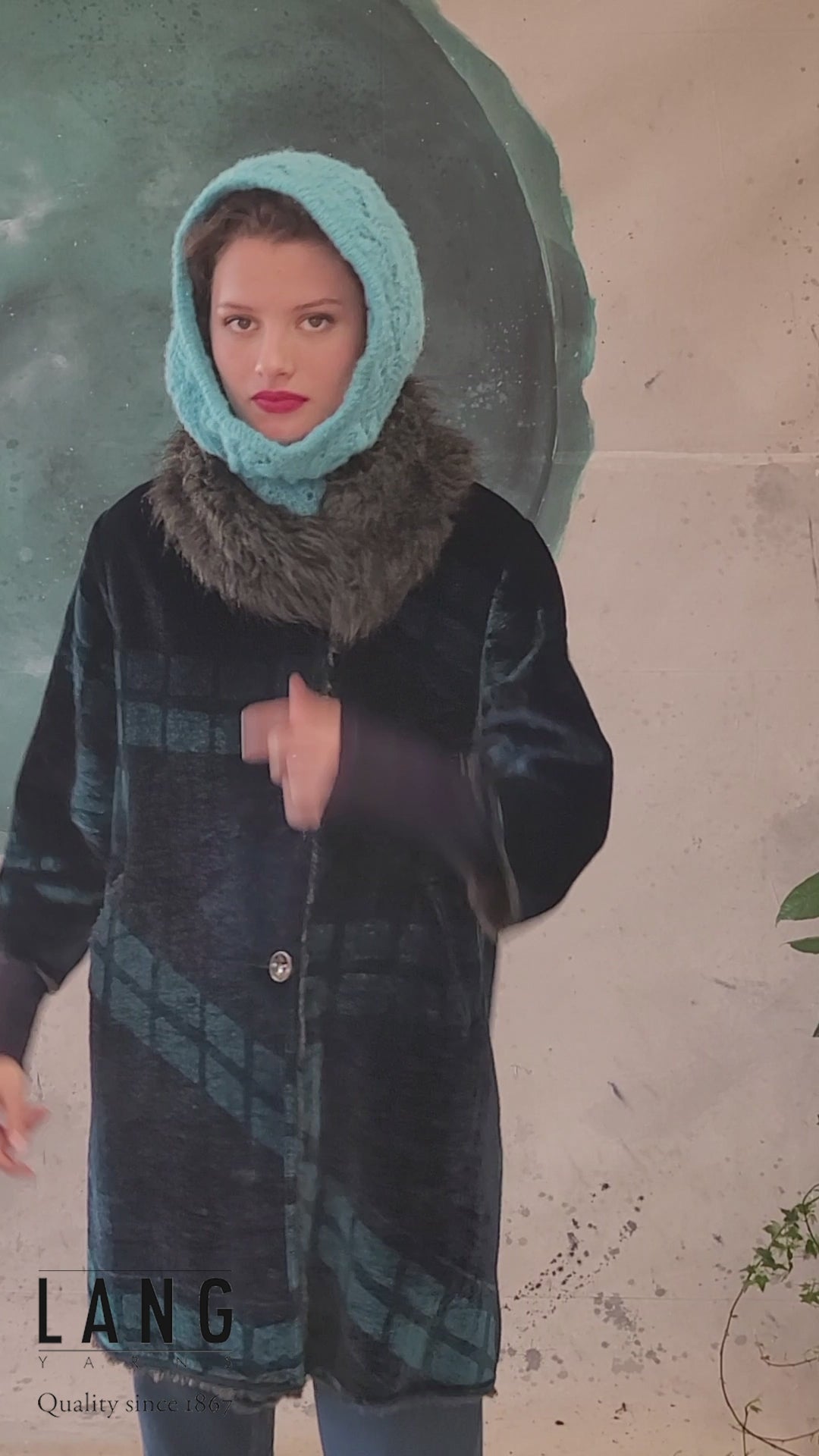 GENEVIEVE Lacy-Hood Pattern Kit in SURI ALPACA by LANGYARNS | Fatto a Mano 278-038