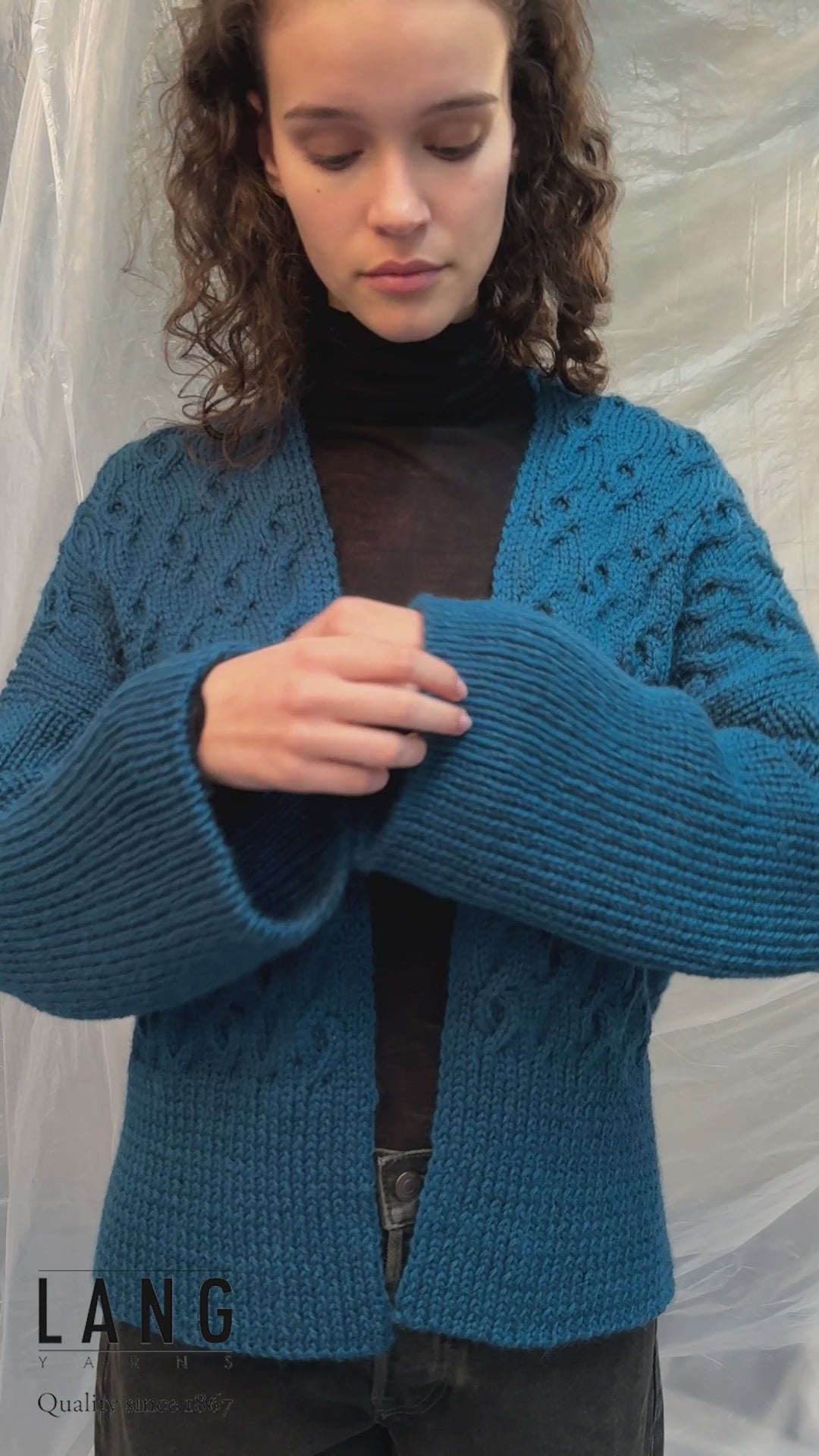 INDIRA Top-down Cardigan Pattern Kit in CARPE DIEM by LANGYARNS | Fatto a Mano 286-083