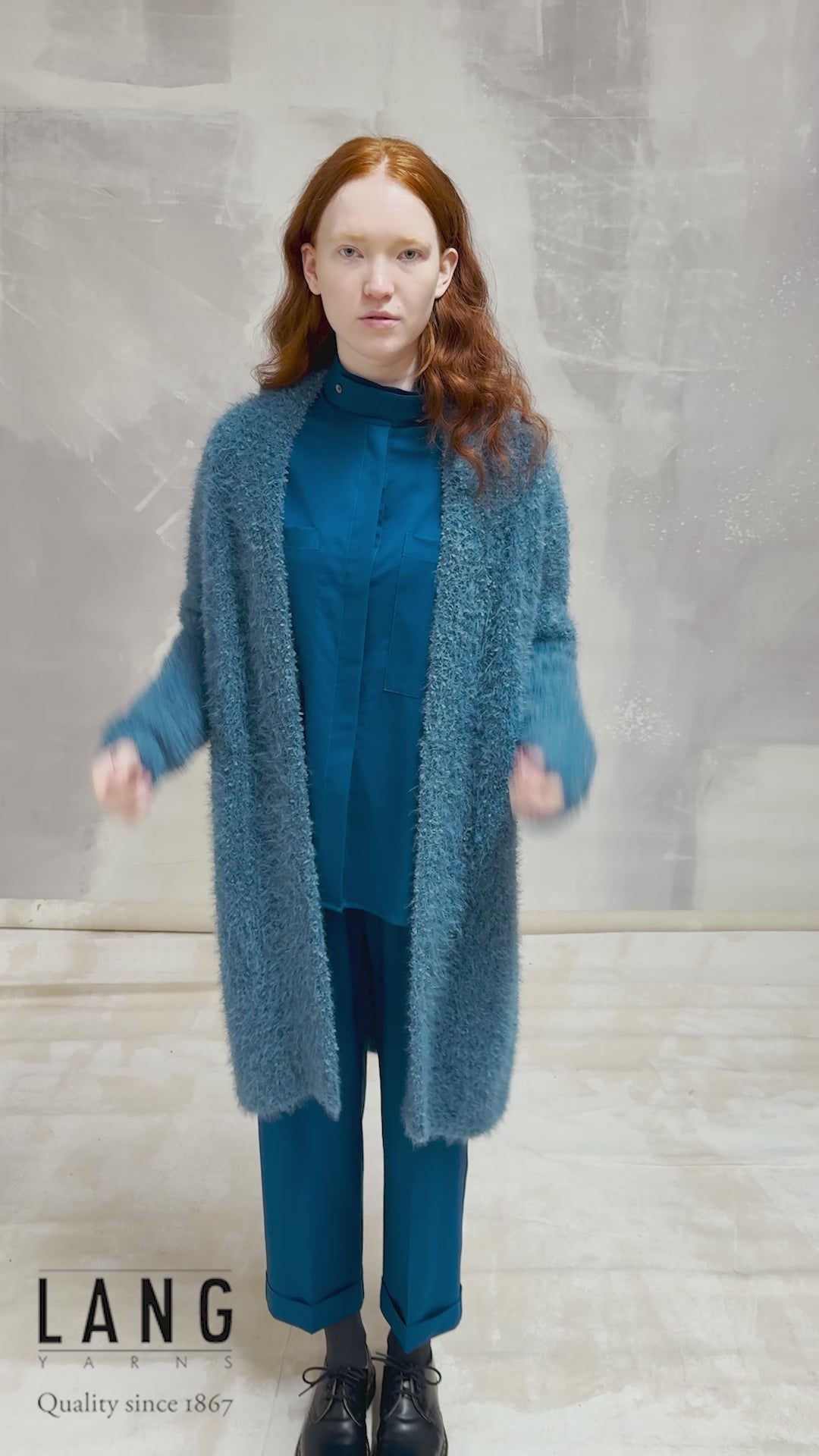 SHAZIA Coat Pattern Kit in FLUFFY & SALSA by LANGYARNS | Fatto a Mano 290-069