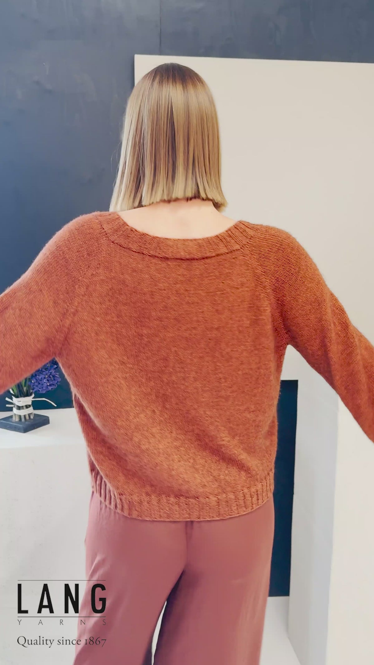 LINDE Top-down Sweater Pattern Kit in VAYA by LANGYARNS | Fatto a Mano 288-038