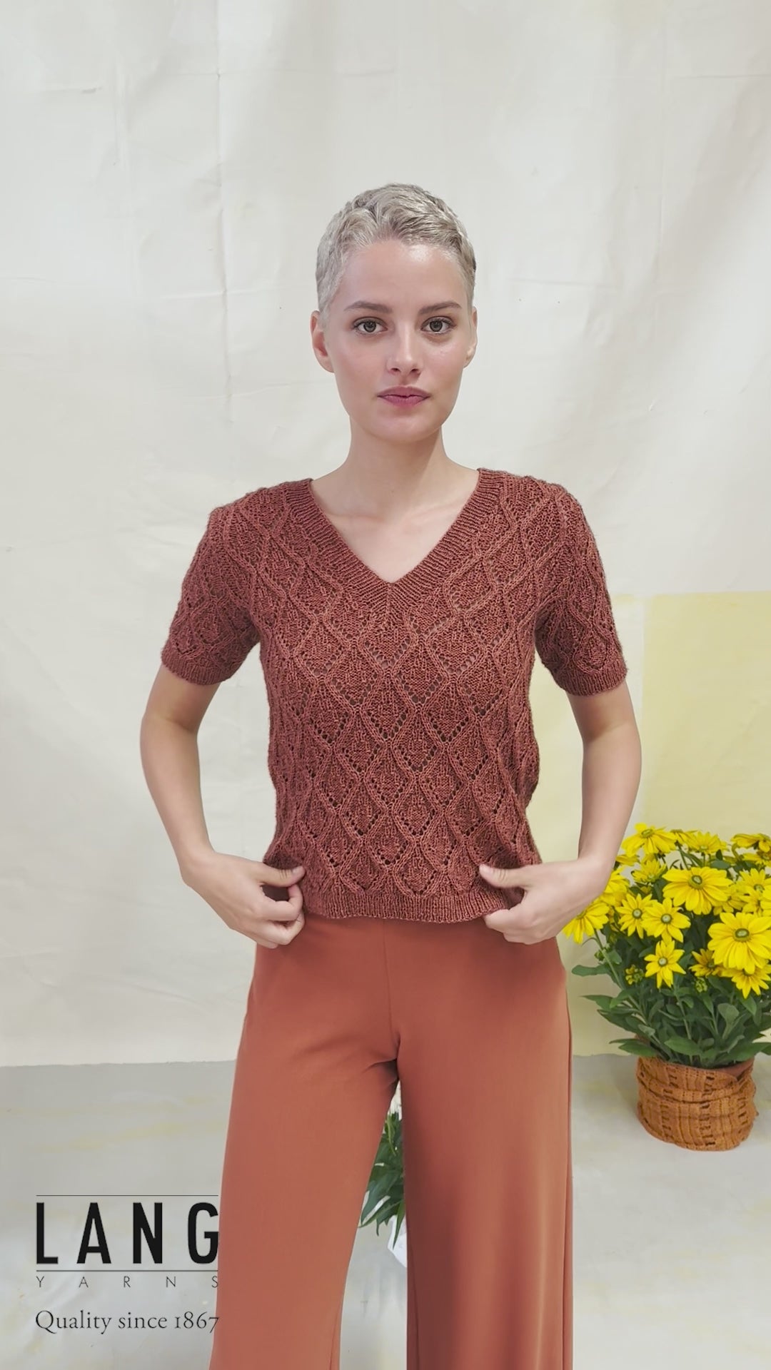 JOLKA Short-sleeved Sweater Pattern Kit in VAYA by LANGYARNS | Fatto a Mano 284-057