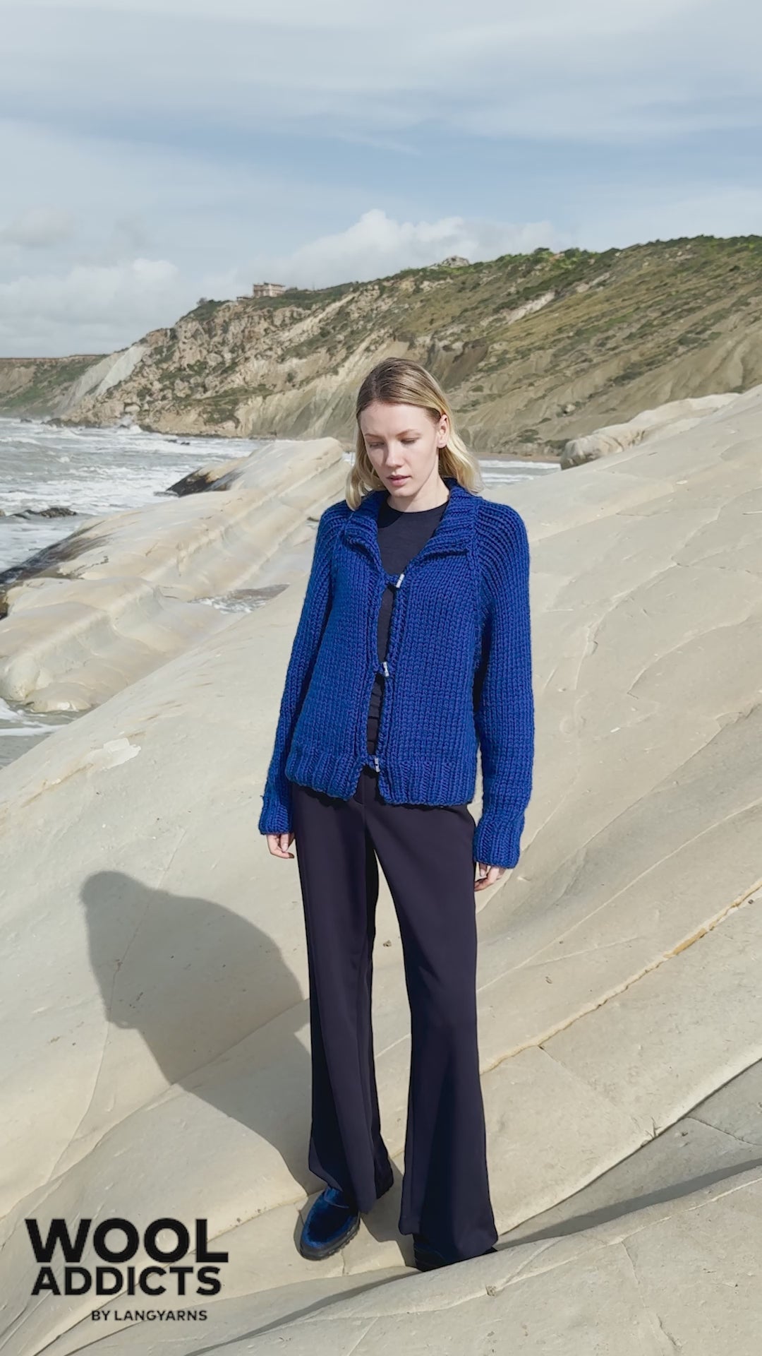 LONG-VIEW Cardigan Pattern Kit in FIRE by WOOLADDICTS | WOOLADDICTS #17-003