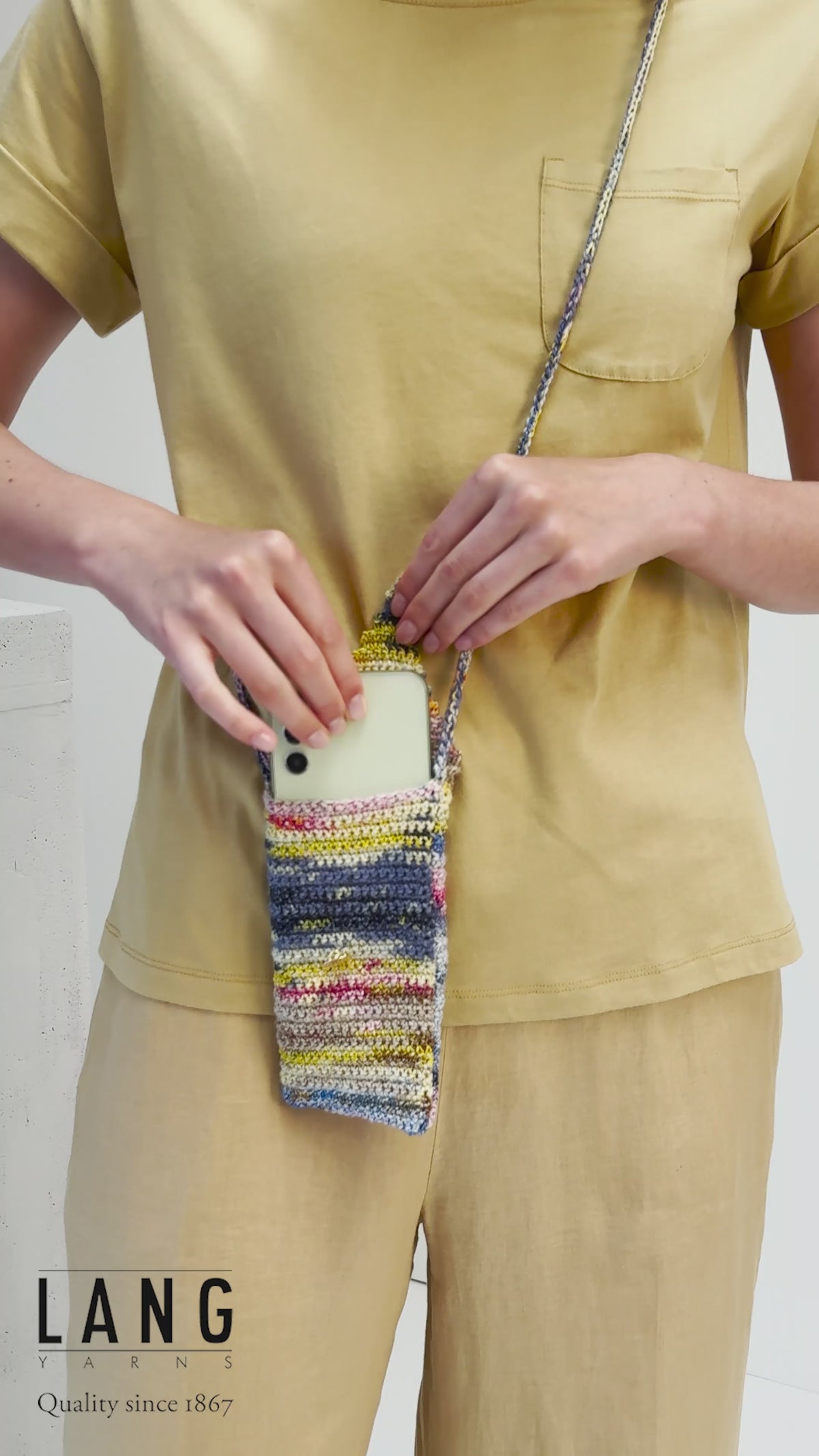 BEBA Crocheted Phone Case Pattern Kit in FIESTA by LANGYARNS | Fatto a Mano 288-023