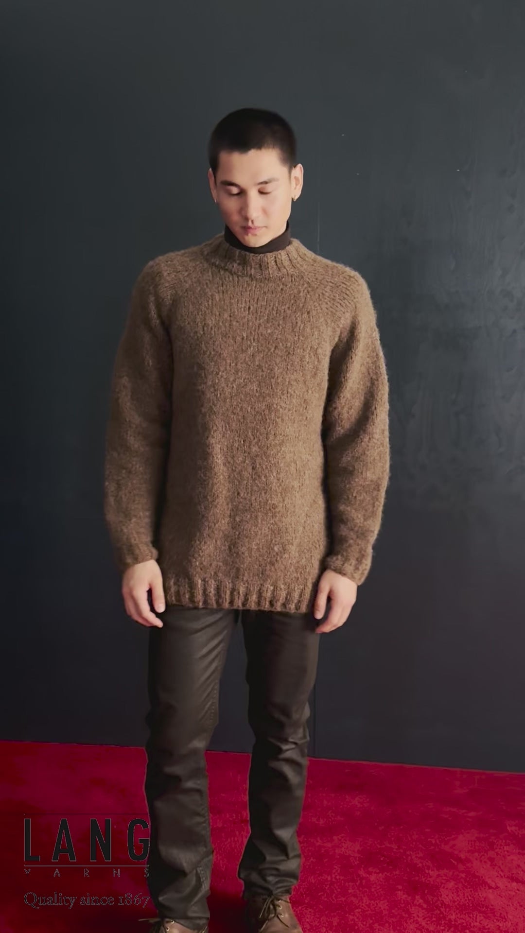 RAMON Men's Top-down Sweater Pattern Kit in BABY LAMA by LANGYARNS | Punto 89 - 241