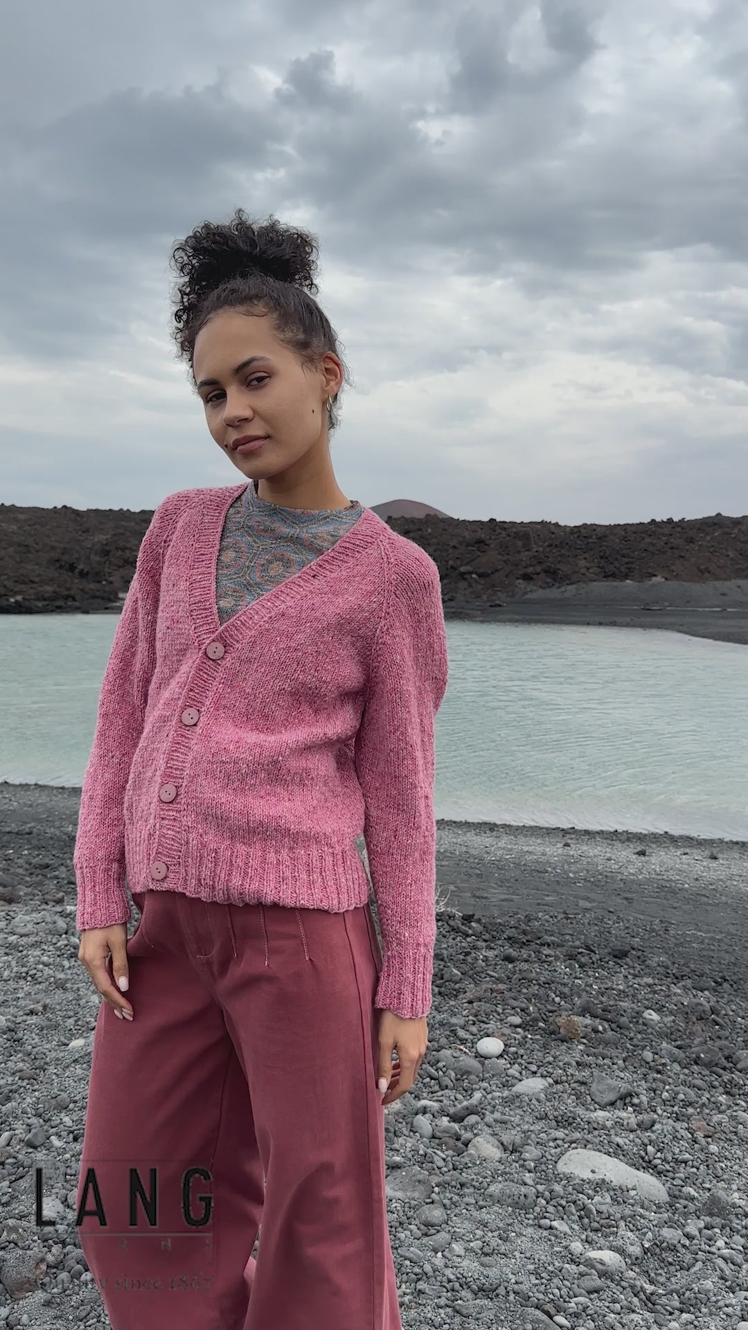 WALBURGA Raglan Cardigan Pattern Kit in DONEGAL TWEED+ by LANGYARNS | Punto 77-010
